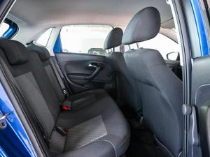 Volkswagen Polo Vivo hatch 1.6 Highline - Image 8