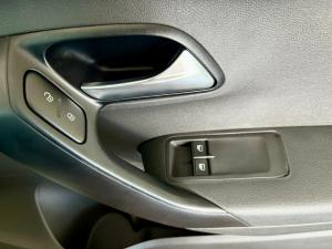 Volkswagen Polo Vivo hatch 1.6 Comfortline auto - Image 13