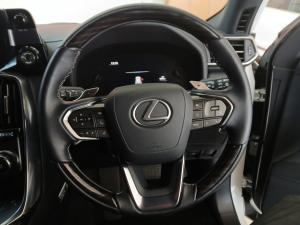 Lexus LX 500d Urban - Image 8