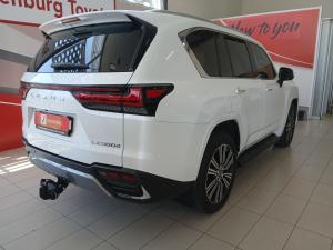 Lexus LX 500d Urban - Image 2