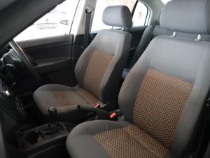 Volkswagen Polo Vivo sedan 1.4 - Image 12