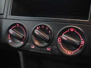 Volkswagen Polo Vivo sedan 1.4 - Image 15