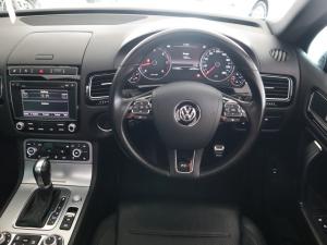 Volkswagen Touareg V6 TDI Luxury - Image 11