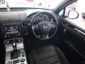 Volkswagen Touareg V6 TDI Luxury - Image 12