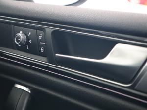 Volkswagen Touareg V6 TDI Luxury - Image 25