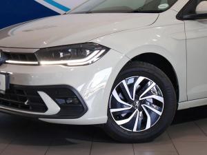 Volkswagen Polo hatch 1.0TSI Life auto - Image 5