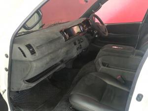 Toyota Quantum 2.7 GL 14-seater bus - Image 15