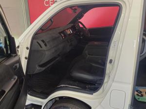 Toyota Quantum 2.7 GL 14-seater bus - Image 21