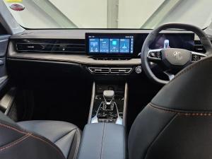MG HS 2.0T Luxury - Image 16