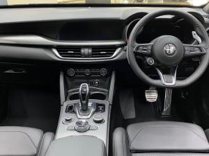 Alfa Romeo Stelvio 2.0T Veloce Q4 - Image 10