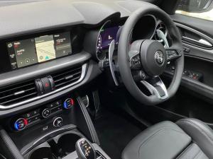 Alfa Romeo Stelvio 2.0T Veloce Q4 - Image 18
