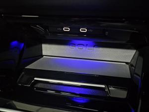 Volkswagen Golf R - Image 13