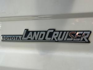 Toyota Land Cruiser 79 4.0 V6 single cab - Image 8