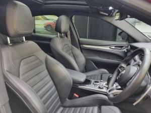 Alfa Romeo Stelvio 2.0T Veloce Q4 - Image 15