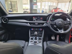 Alfa Romeo Stelvio 2.0T Veloce Q4 - Image 18