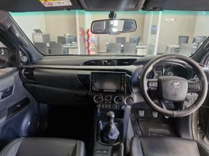 Toyota Hilux 2.8GD-6 Xtra cab Legend manual - Image 6