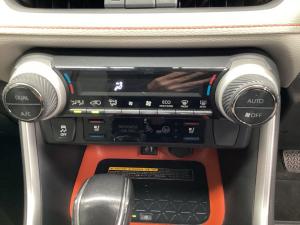 Toyota RAV4 2.0 GX-R AWD - Image 15