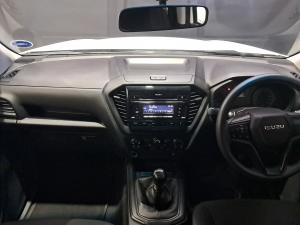 Isuzu D-Max 1.9TD double cab L 4x4 manual - Image 6
