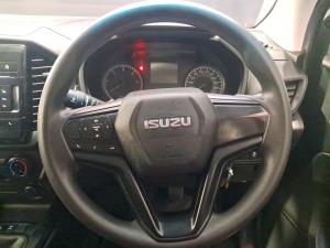 Isuzu D-Max 1.9TD double cab L 4x4 manual - Image 8