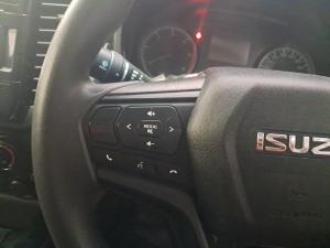 Isuzu D-Max 1.9TD double cab L 4x4 manual - Image 9