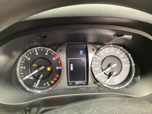 Toyota Hilux 2.4GD-6 double cab 4x4 Raider X auto - Image 11