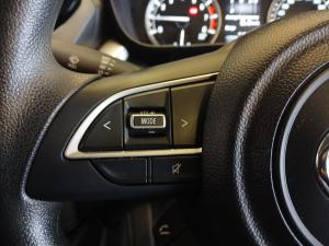 Toyota Urban Cruiser 1.5 XR manual - Image 9