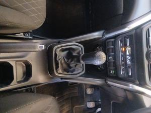 Toyota Urban Cruiser 1.5 XR manual - Image 12