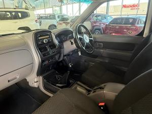 Nissan NP300 Hardbody 2.5TDi double cab Hi-rider - Image 6