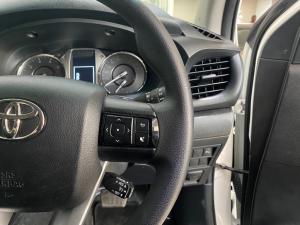 Toyota Hilux 2.4 GD-6 Raider 4X4 automaticD/C - Image 9