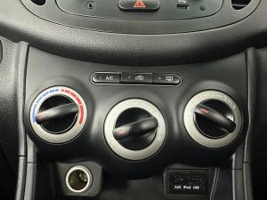 Hyundai i10 1.25 GLS/FLUID - Image 8