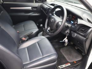 Toyota Hilux 2.0 single cab S (aircon) - Image 9