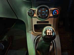 Ford Fiesta 5-door 1.4 Ambiente (aircon+audio) - Image 19