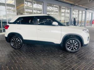Suzuki Vitara Brezza 1.5 GLX - Image 8