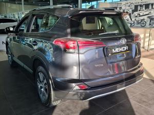 Toyota RAV4 2.0 GX auto - Image 12