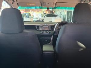 Toyota RAV4 2.0 GX auto - Image 15
