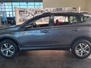 Toyota RAV4 2.0 GX auto - Image 4