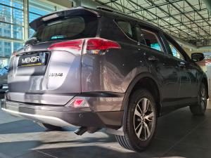 Toyota RAV4 2.0 GX auto - Image 9