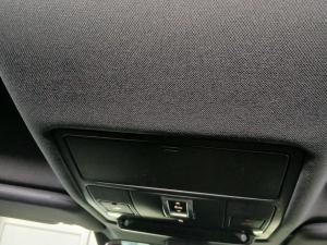 Land Rover Defender 90 D300 X-Dynamic SE - Image 13