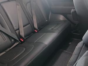 Land Rover Defender 90 D300 X-Dynamic SE - Image 22