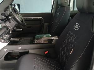 Land Rover Defender 90 D300 X-Dynamic SE - Image 25