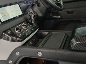 Land Rover Defender 90 D300 X-Dynamic SE - Image 26