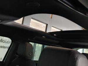 Land Rover Defender 90 D300 X-Dynamic SE - Image 28