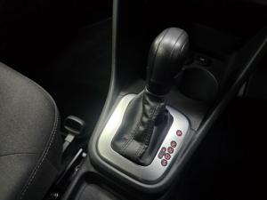 Volkswagen Polo Vivo hatch 1.6 Life - Image 9