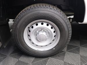 Isuzu D-Max Gen 6 250 single cab Fleetside safety - Image 7