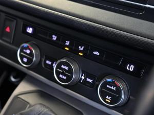 Volkswagen Transporter 2.0BiTDI Kombi SWB Trendline Plus 4Motion - Image 15