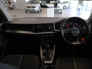 Volkswagen Transporter 2.0BiTDI Kombi SWB Trendline Plus 4Motion - Image 17