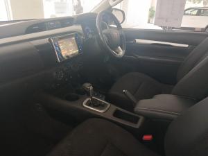 Toyota Hilux 2.8GD-6 4x4 Raider auto - Image 7