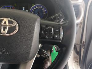 Toyota Hilux 2.8GD-6 4x4 Raider auto - Image 8