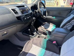 Toyota Hilux 2.5D-4D double cab 4x4 SRX - Image 7