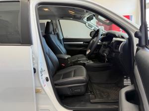 Toyota Hilux 2.8GD-6 double cab Raider auto - Image 6